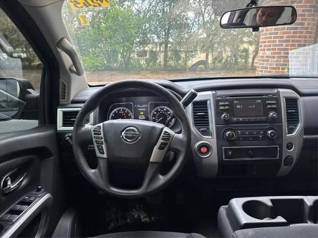 2017 Nissan Titan SV