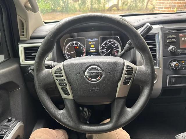 2017 Nissan Titan SV