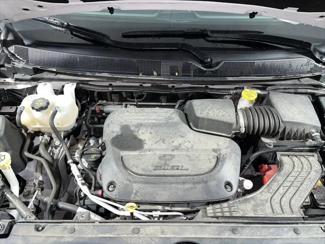 2024 Chrysler Voyager LX