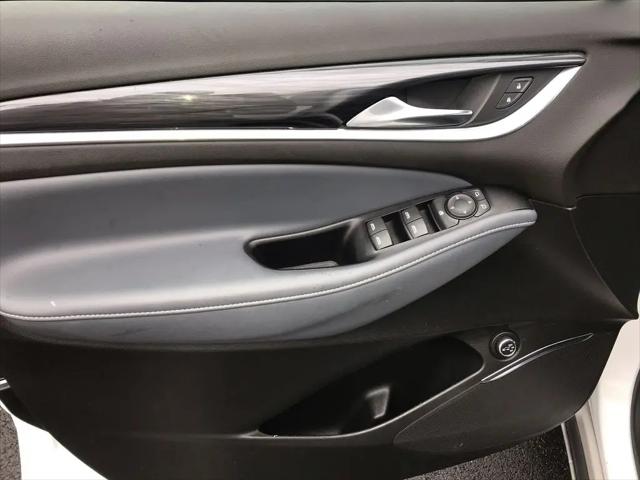 2023 Buick Enclave Essence AWD
