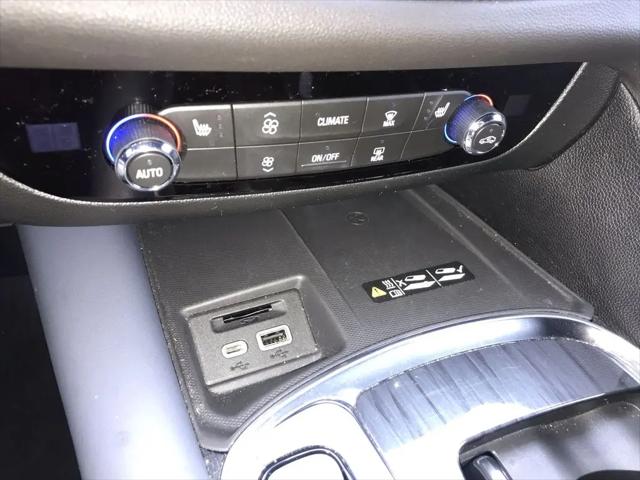 2023 Buick Enclave Essence AWD