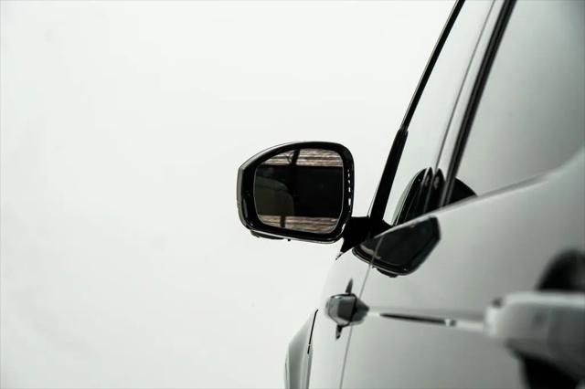 2023 Land Rover Discovery P360 Metropolitan Edition