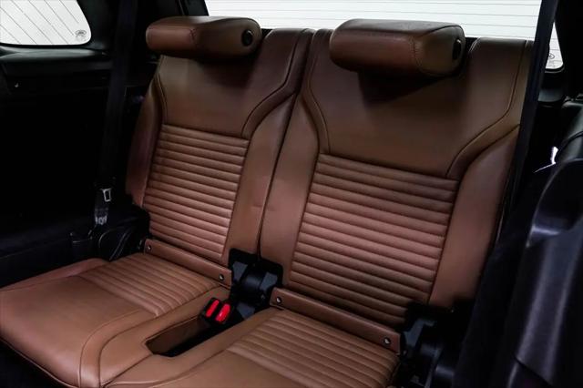 2023 Land Rover Discovery P360 Metropolitan Edition