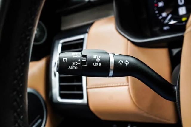 2023 Land Rover Discovery P360 Metropolitan Edition