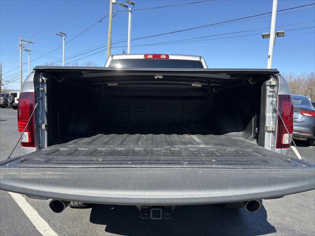2024 Ram 1500 Classic Warlock Crew Cab 4x4 5'7" Box