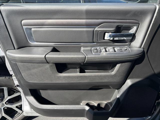 2024 Ram 1500 Classic Warlock Crew Cab 4x4 5'7" Box