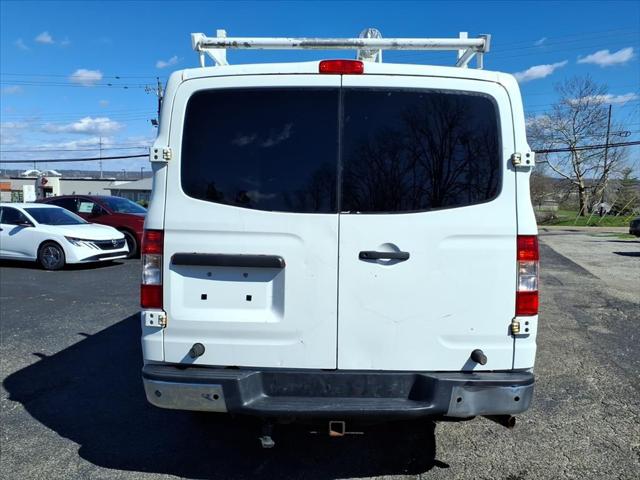 2014 Nissan 2500 SV V8