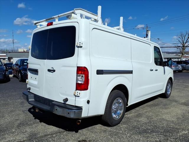 2014 Nissan 2500 SV V8