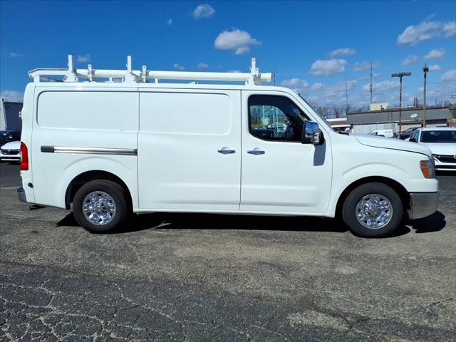 2014 Nissan 2500 SV V8