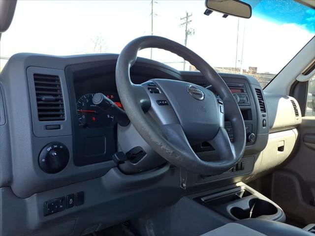 2014 Nissan 2500 SV V8
