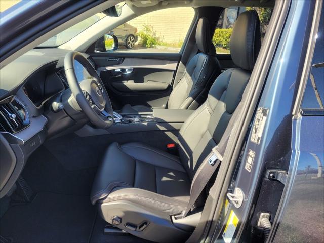 2026 Volvo XC90 Ultra Dark Theme, B6 AWD Gas (mild hybrid), Gasoline, 7 Seats