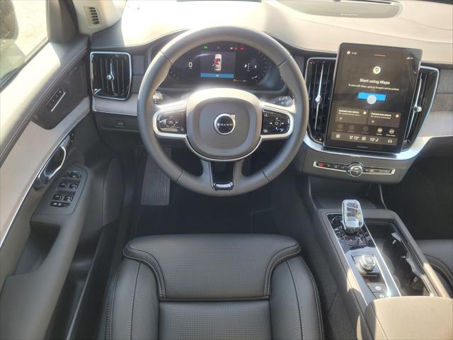 2026 Volvo XC90 Ultra Dark Theme, B6 AWD Gas (mild hybrid), Gasoline, 7 Seats