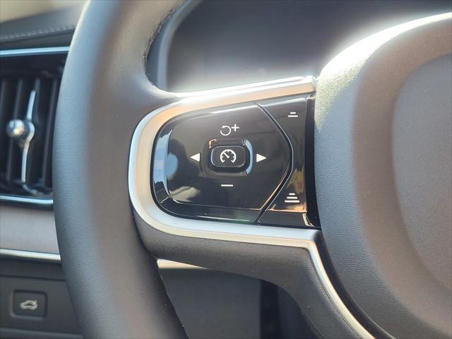 2026 Volvo XC90 Ultra Dark Theme, B6 AWD Gas (mild hybrid), Gasoline, 7 Seats