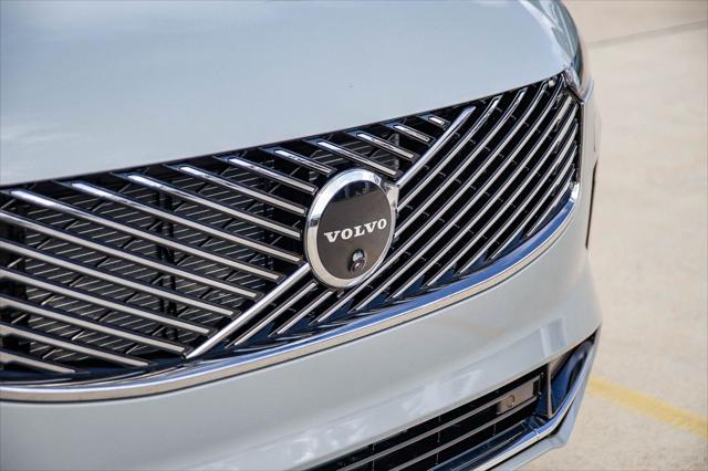 2026 Volvo XC90 Plug-In Hybrid Ultra, T8 AWD, Electric/Gasoline, Bright, 7 Seats