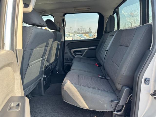 2015 Nissan Titan SV
