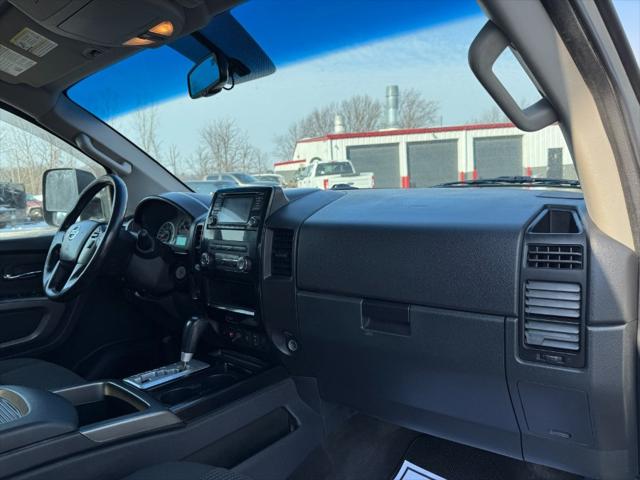 2015 Nissan Titan SV