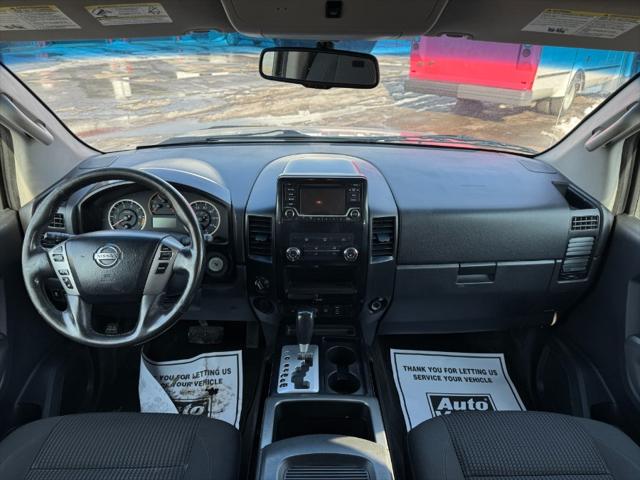 2015 Nissan Titan SV