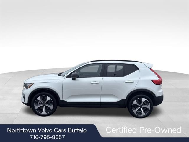 2026 Volvo XC40 Plus, B5 AWD Gas (mild hybrid), Dark