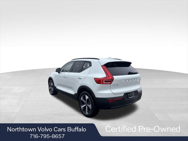 2026 Volvo XC40 Plus, B5 AWD Gas (mild hybrid), Dark