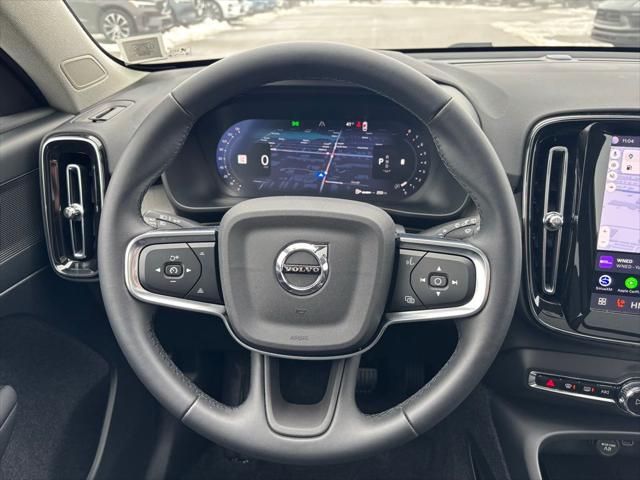 2026 Volvo XC40 Plus, B5 AWD Gas (mild hybrid), Dark
