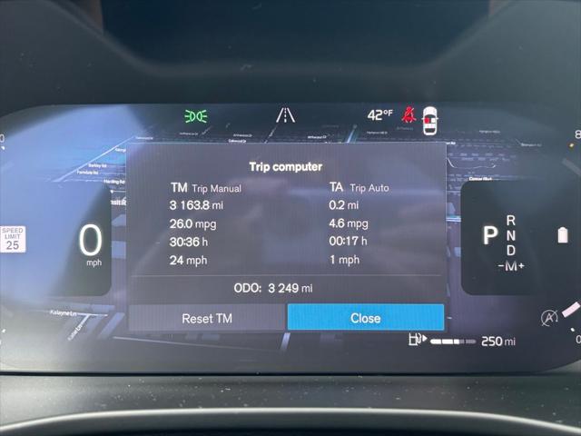2026 Volvo XC40 Plus, B5 AWD Gas (mild hybrid), Dark