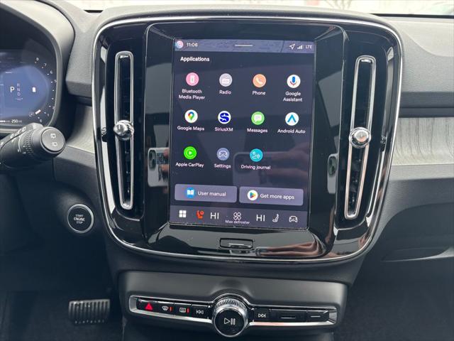 2026 Volvo XC40 Plus, B5 AWD Gas (mild hybrid), Dark