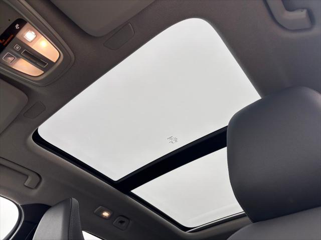 2026 Volvo XC40 Plus, B5 AWD Gas (mild hybrid), Dark