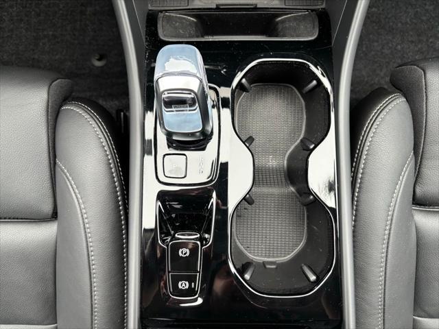 2026 Volvo XC40 Plus, B5 AWD Gas (mild hybrid), Dark