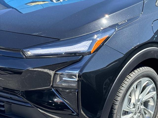 2027 Chevrolet Bolt LT FWD