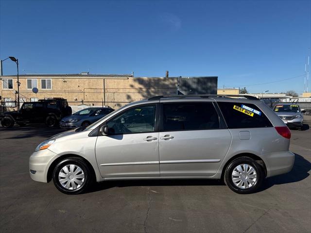 2008 Toyota Sienna CE 8 Passenger 4dr Mini Van