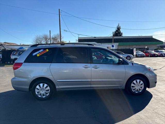 2008 Toyota Sienna CE 8 Passenger 4dr Mini Van