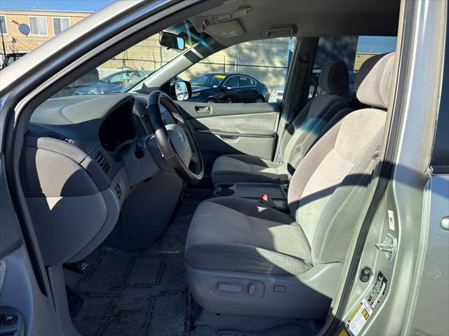 2008 Toyota Sienna CE 8 Passenger 4dr Mini Van