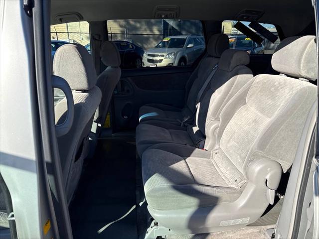 2008 Toyota Sienna CE 8 Passenger 4dr Mini Van