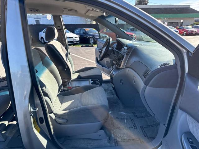 2008 Toyota Sienna CE 8 Passenger 4dr Mini Van