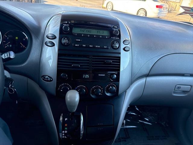 2008 Toyota Sienna CE 8 Passenger 4dr Mini Van