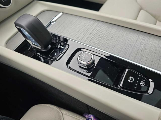 2026 Volvo V60 Cross Country Plus, B5 AWD Gas (mild hybrid)