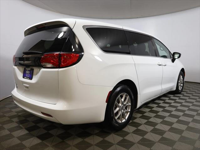 2024 Chrysler Voyager LX