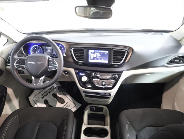 2024 Chrysler Voyager LX