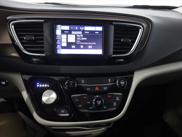 2024 Chrysler Voyager LX