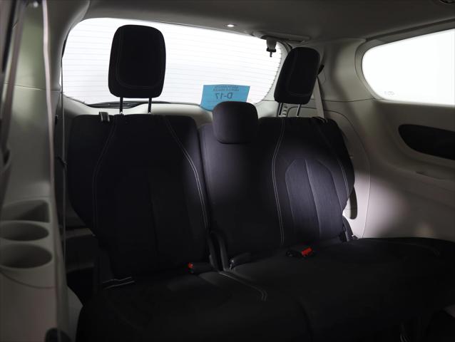 2024 Chrysler Voyager LX