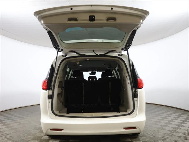 2024 Chrysler Voyager LX