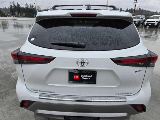 2026 Toyota Highlander Hybrid Platinum