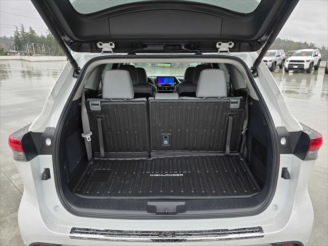 2026 Toyota Highlander Hybrid Platinum