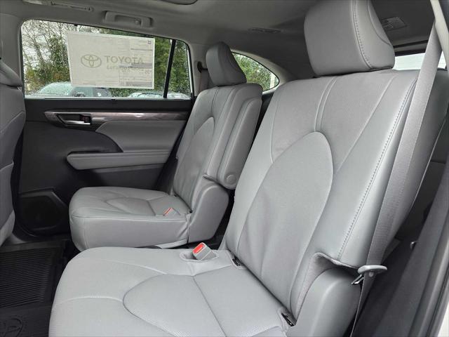 2026 Toyota Highlander Hybrid Platinum