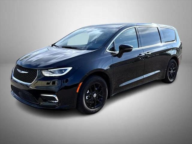 2025 Chrysler Pacifica Select for sale in Sioux City, IA