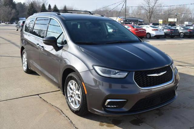 2022 Chrysler Pacifica Touring L for sale in Sandusky, MI
