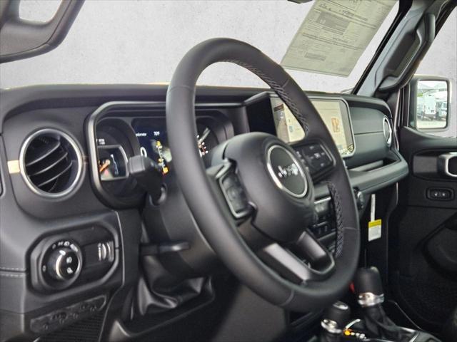 2026 Jeep Gladiator GLADIATOR SAHARA 4X4