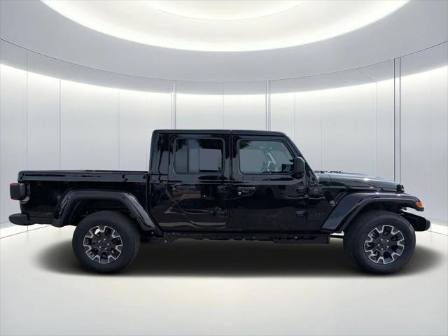 2026 Jeep Gladiator GLADIATOR SAHARA 4X4