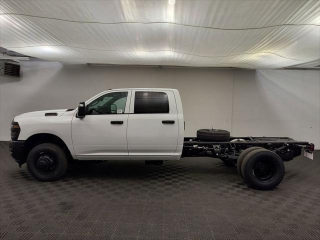 2026 RAM Ram 3500 Chassis Cab RAM 3500 TRADESMAN CREW CAB CHASSIS 4X4 60 CA
