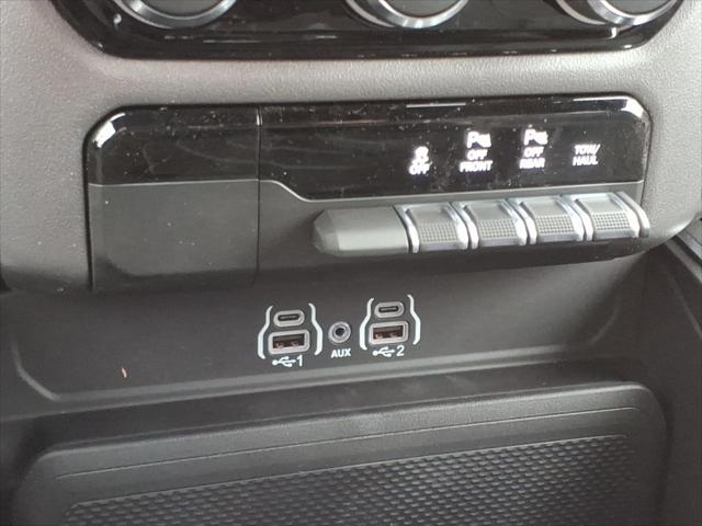 2026 Ram 1500 Express Crew Cab 4x4 5'7" Box
